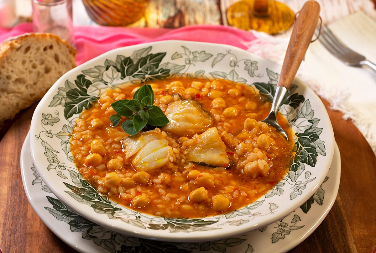 Potaje de garbanzos con bacalao