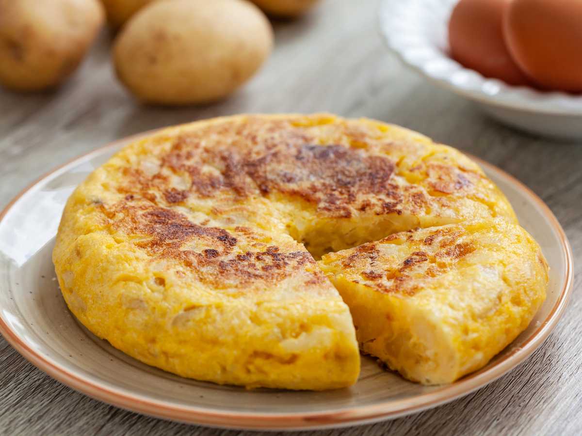 Tortilla de patatas con cebolla