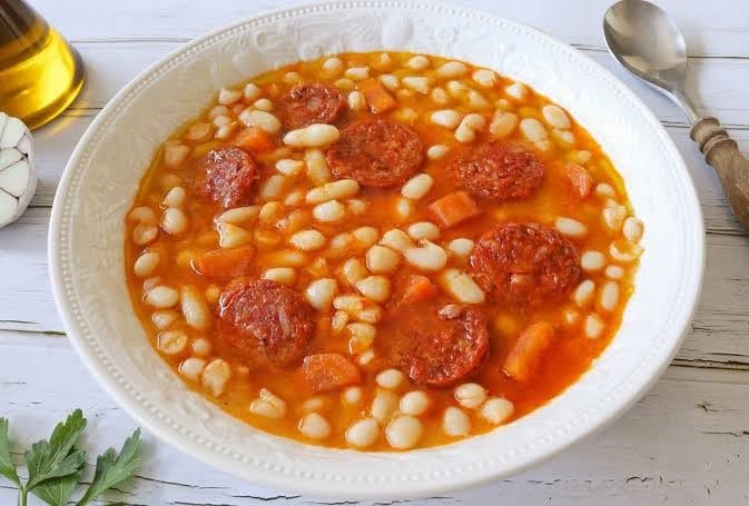 Alubias con chorizo
